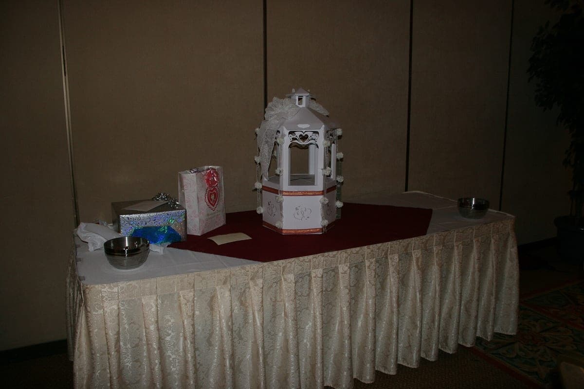 Pozo de los deseos decorado para una boda donde los invitados dejan sus regalos